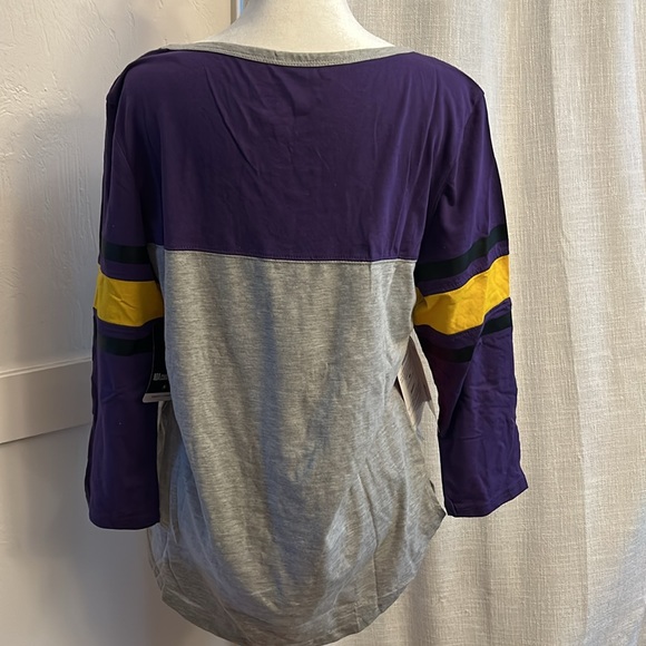 NWT Lakers tee shirt - Picture 5 of 6